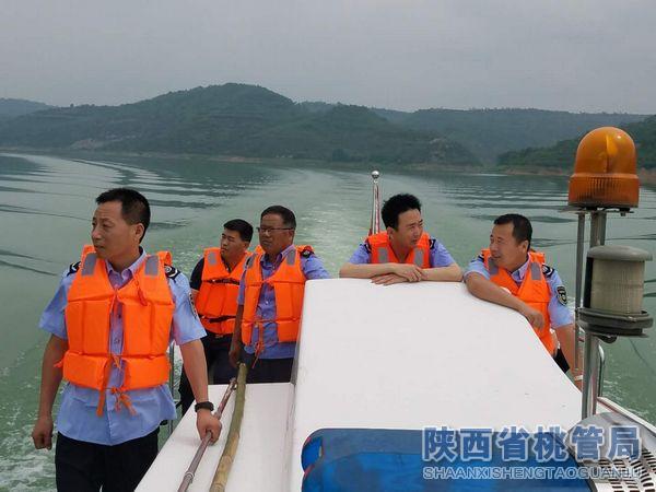 管理局专项整治桃曲坡水库库区环境及水源地安全